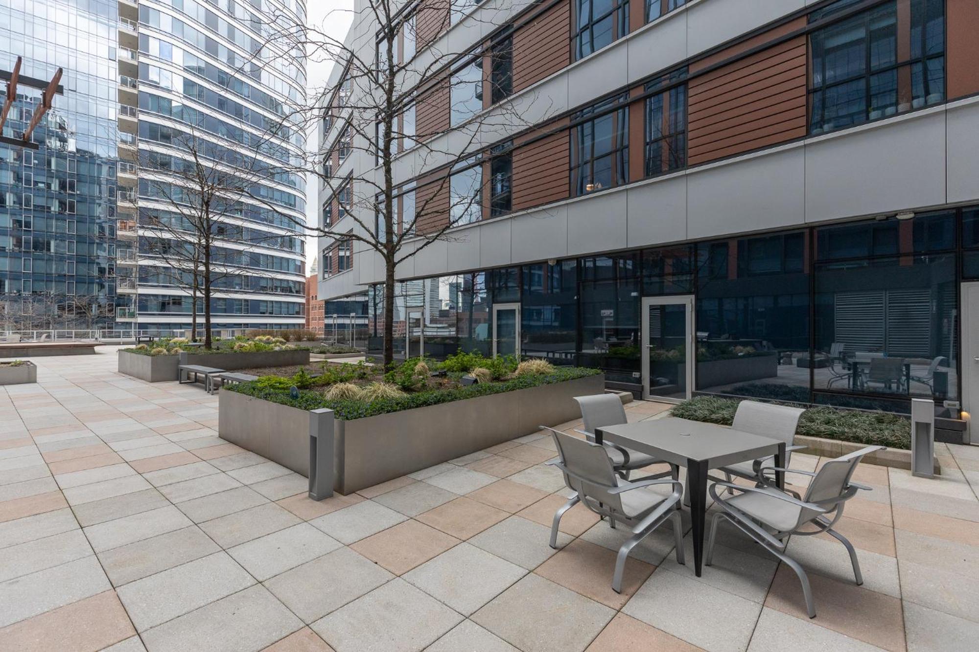 Private Downtown Seaport Apartment *